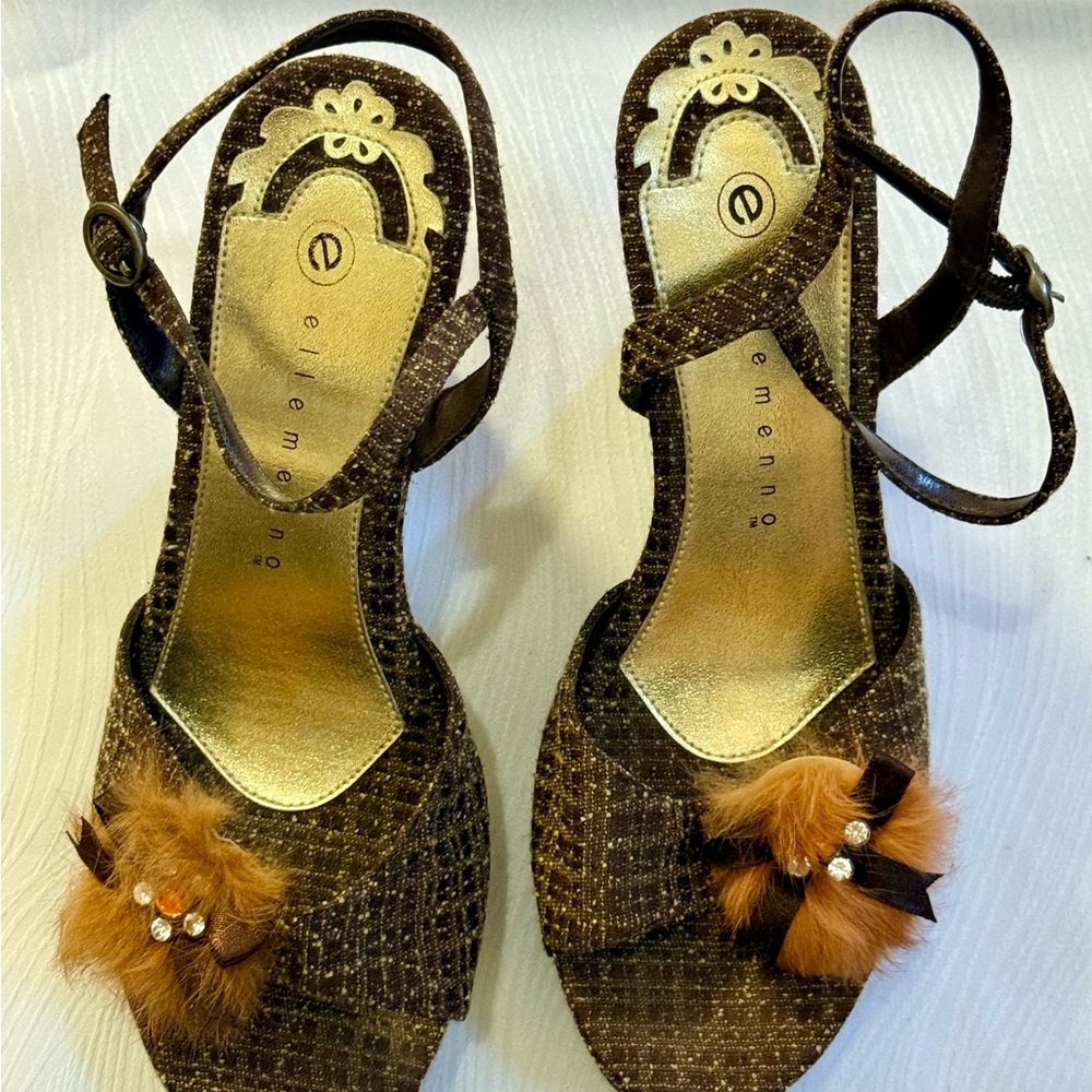 Brown Tweed Faux Fur Pom Rhinestone Wedge Sandals Sz 8 Y2K Carrie Bradshaw Style